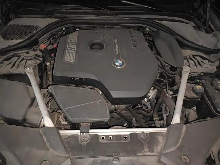 BMW 5 Series 2019 — фото 10