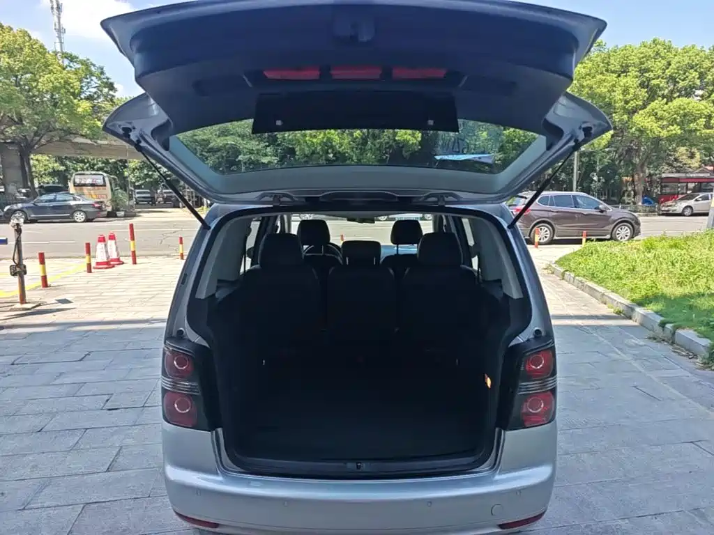 Volkswagen Touran 2015 — фото 19