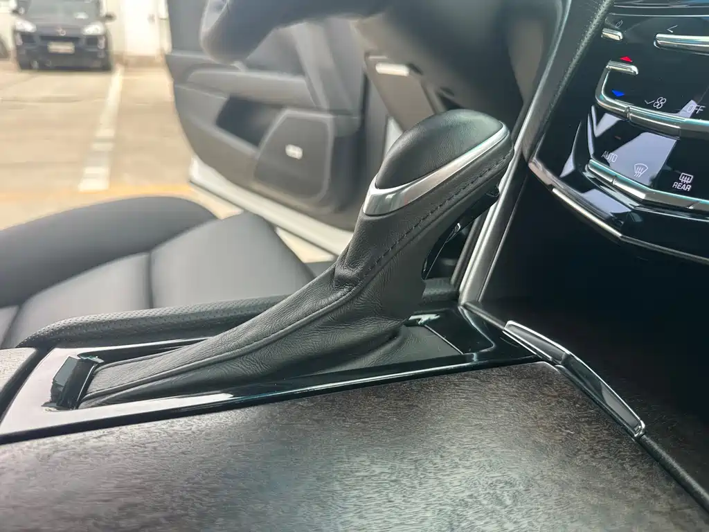 Cadillac XTS 2019 — фото 15