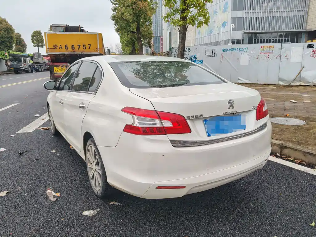 Peugeot 408 2015 — фото 15