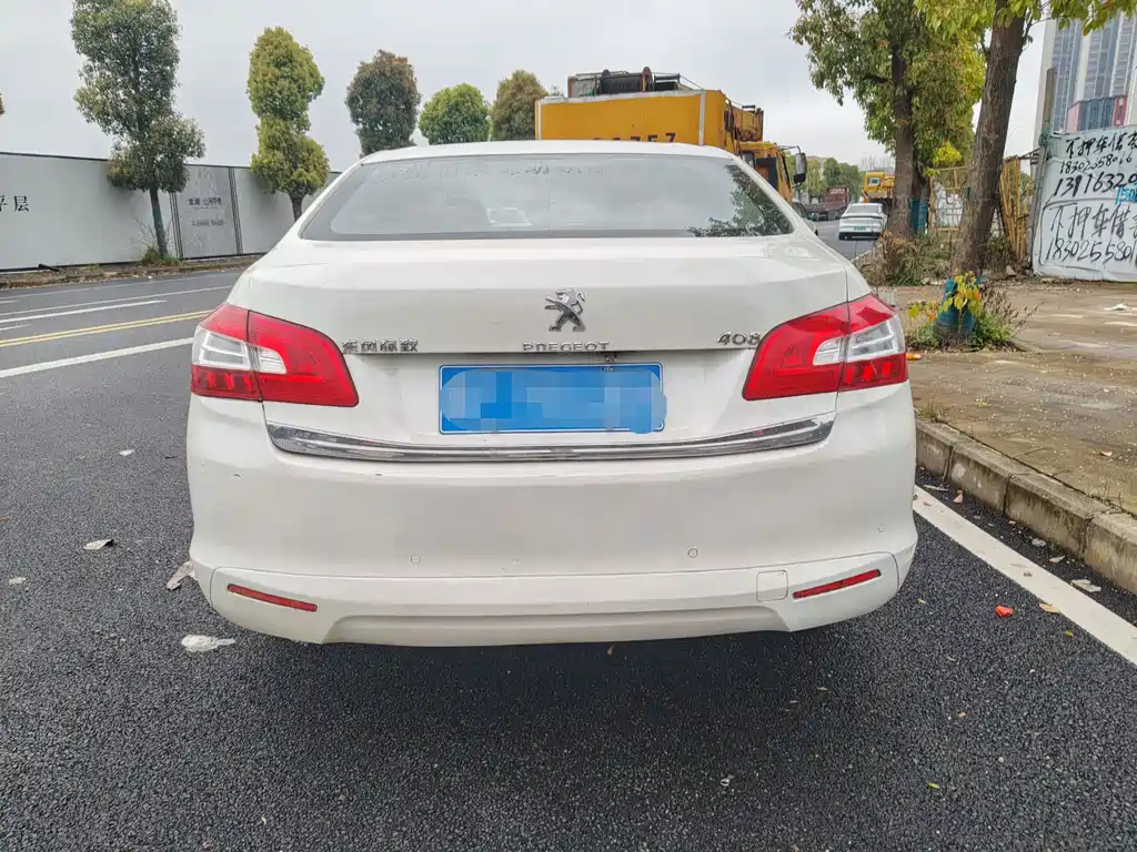 Peugeot 408 2015 — фото 16