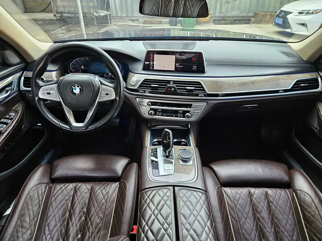BMW 7 Series 2020 — фото 11