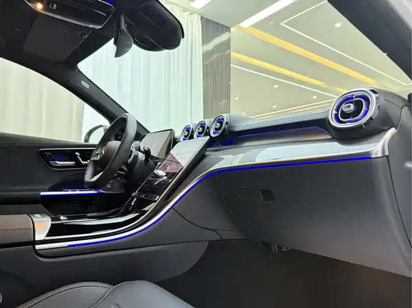 Mercedes-Benz C-Class 2024