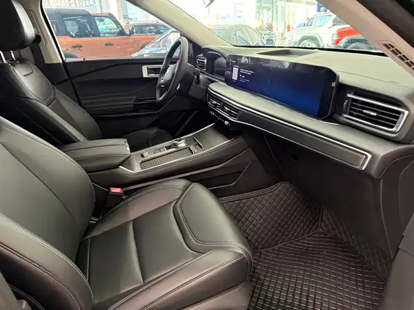 Ford Explorer 2025