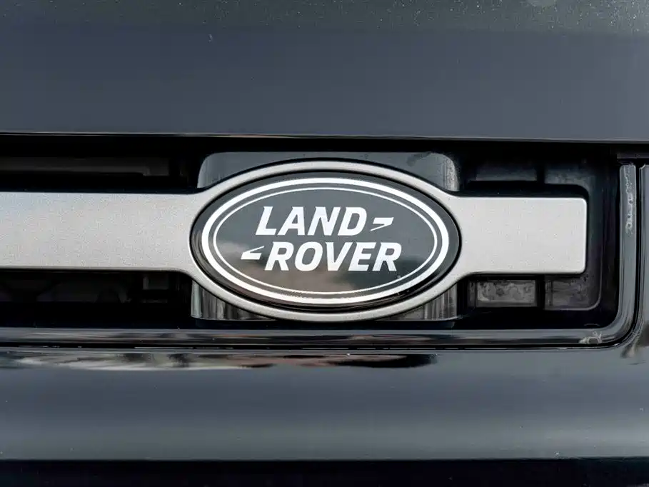 Land Rover Defender 2025 — фото 9