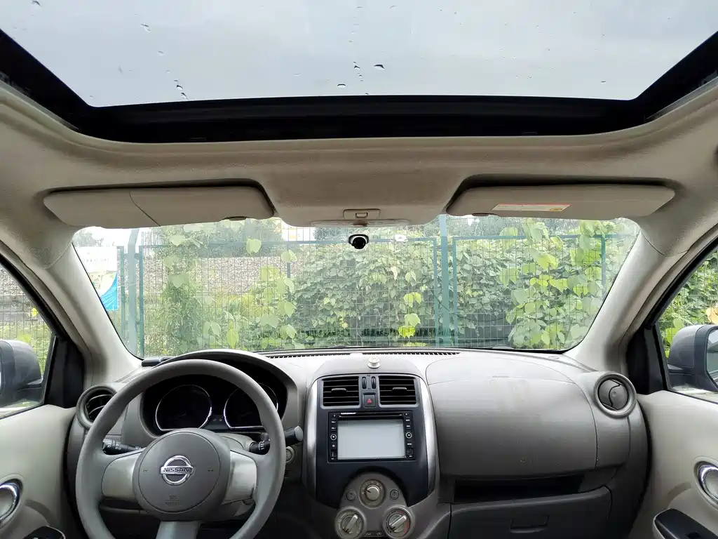 Nissan Sunny 2012 — фото 10
