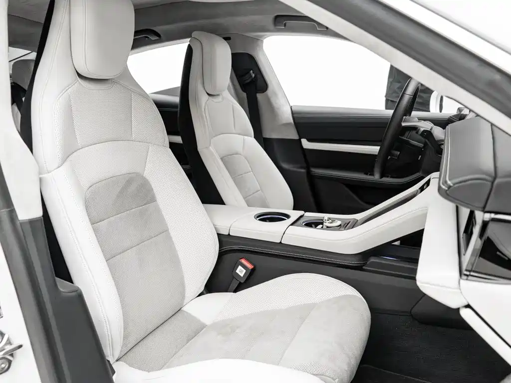 Porsche Taycan 2020 — фото 13
