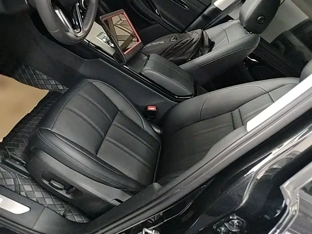 Land Rover Evoque 2022 — фото 15