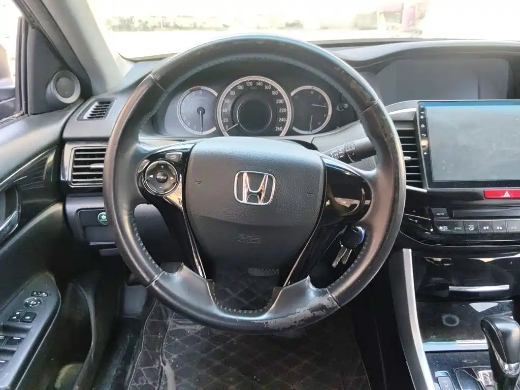 Honda Accord 2017 — фото 11
