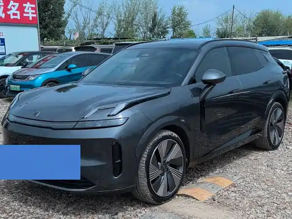 Lynk & Co 08 EM-P 2024