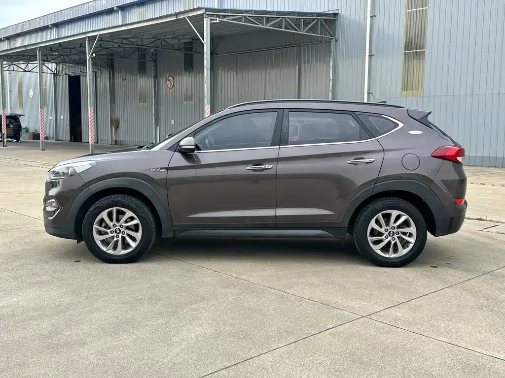Hyundai Tucson 2018 — фото 12