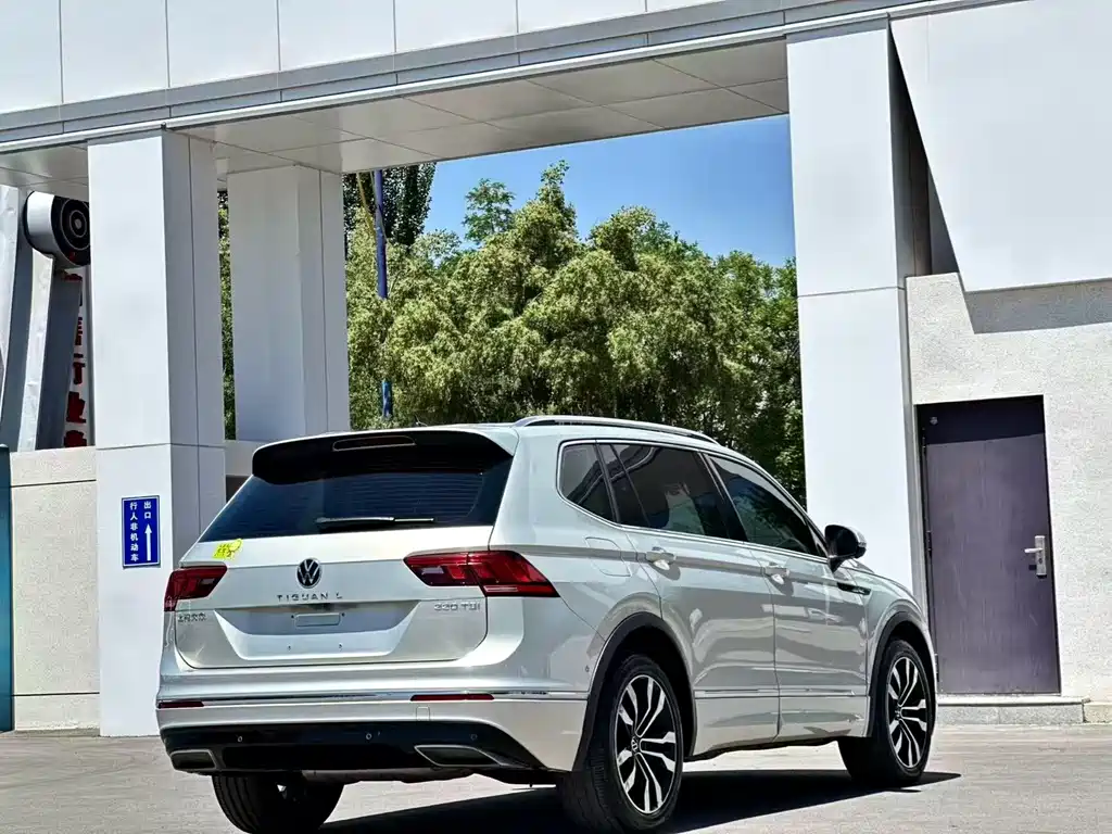 Volkswagen Tiguan L 2021 — фото 7