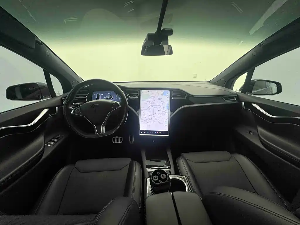 Tesla Model X 2017 — фото 22