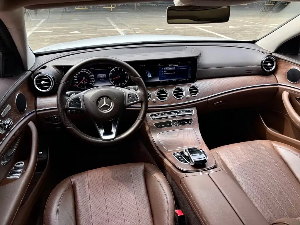 Mercedes-Benz E-Class 2018 — фото 21