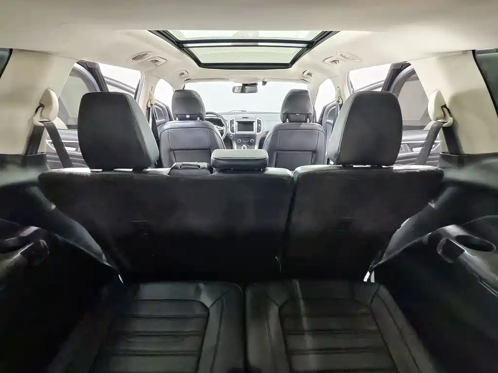 Ford Edge 2017 — фото 11