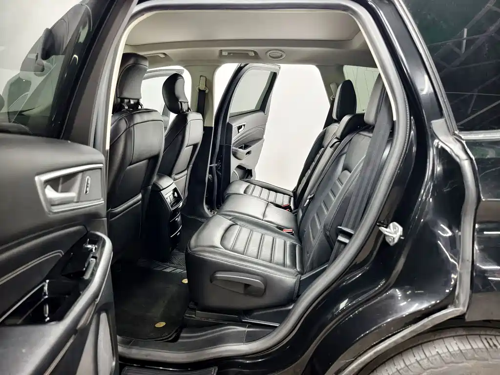 Ford Edge 2017 — фото 14