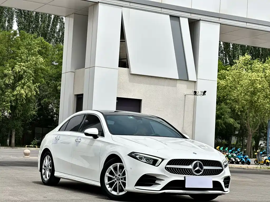 Mercedes-Benz A-Class 2022 — фото 3