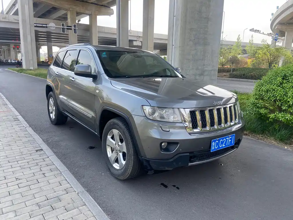 Jeep Grand Cherokee 2013 — фото 4