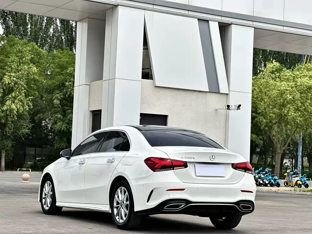 Mercedes-Benz A-Class 2022 — фото 9