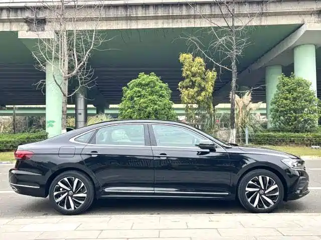 Volkswagen Passat 2023