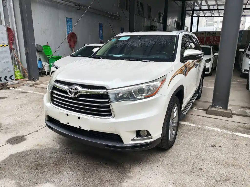 Toyota Highlander 2016 — фото 1
