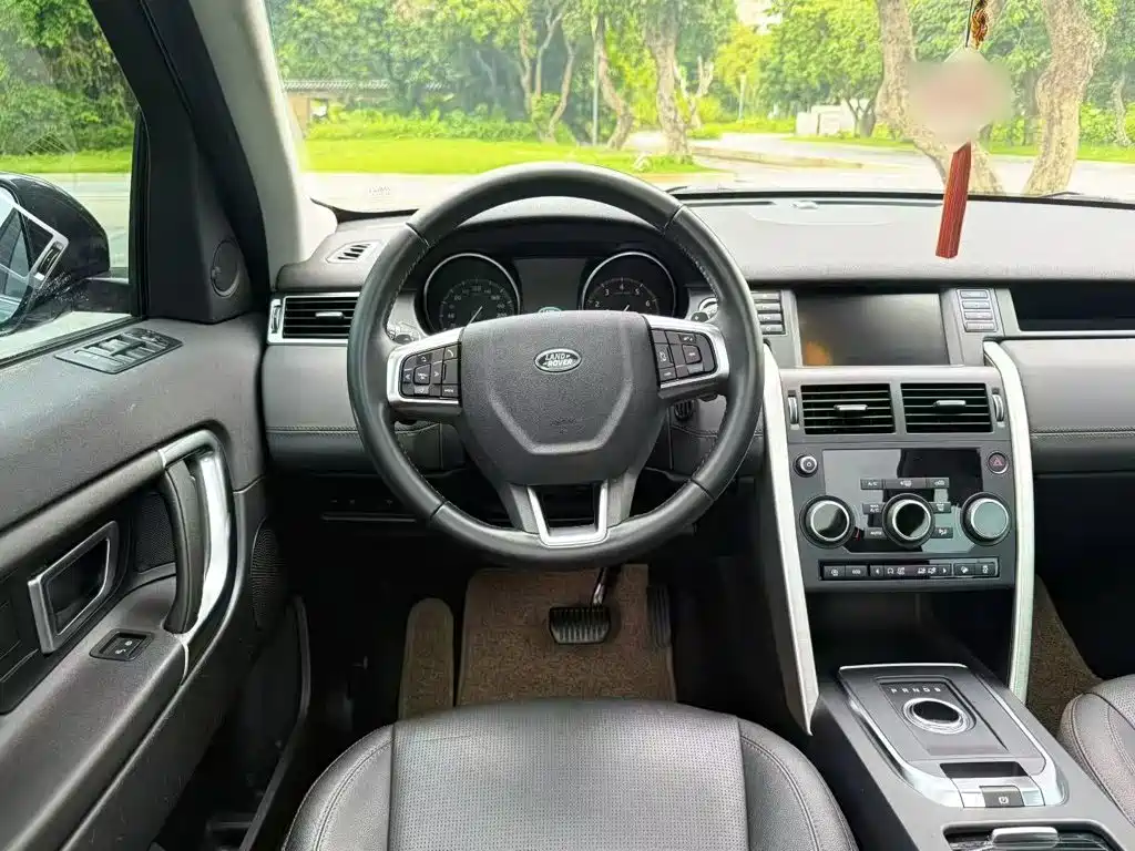 Land Rover Discovery Sport 2018 — фото 11