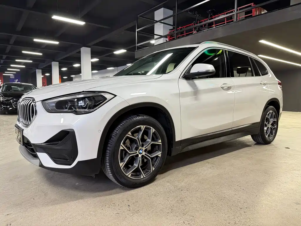 BMW X1 2019 — фото 1