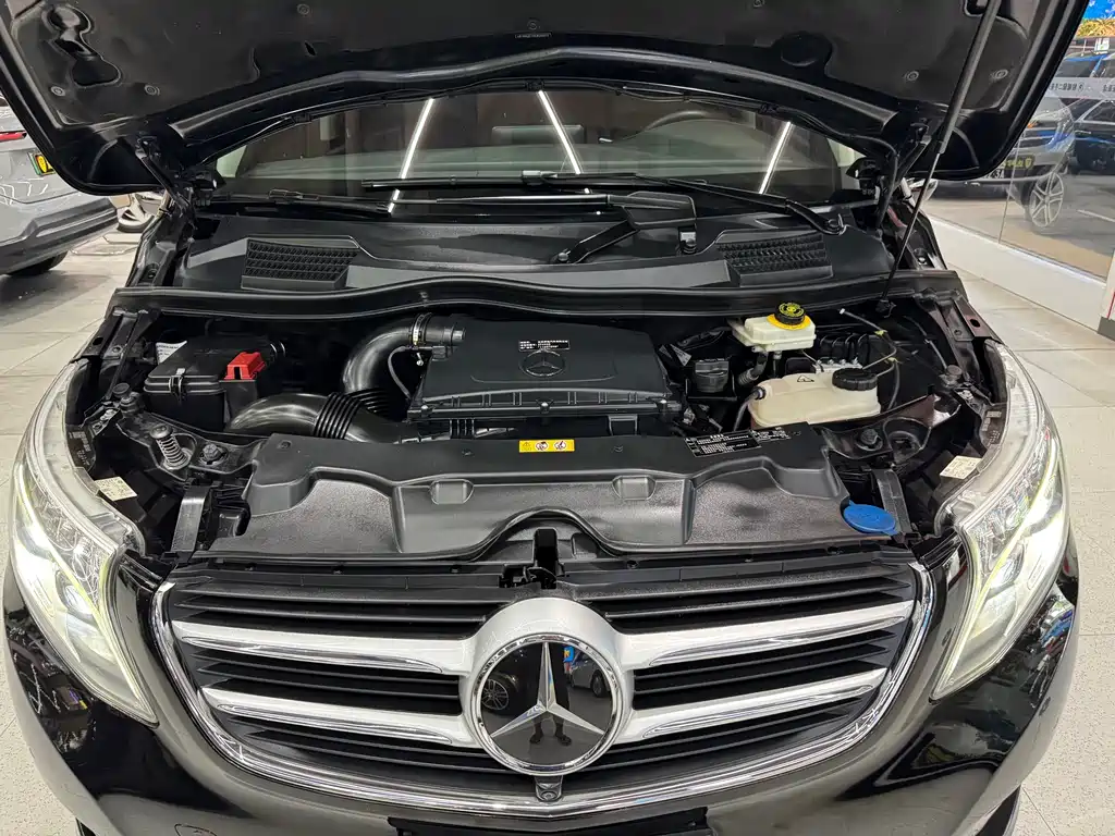 Mercedes-Benz V-Class 2020 — фото 17