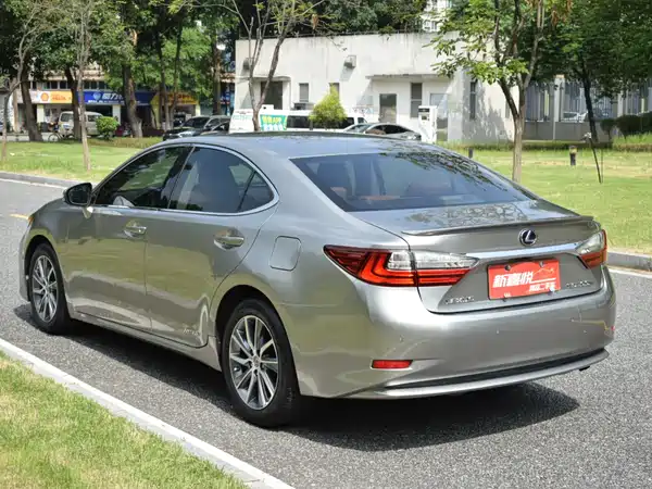 Lexus ES 2015