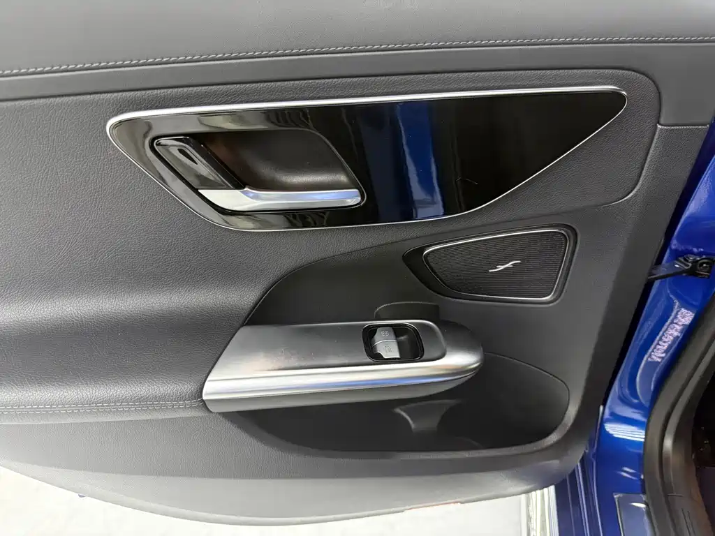 Mercedes-Benz C-Class 2022 — фото 12