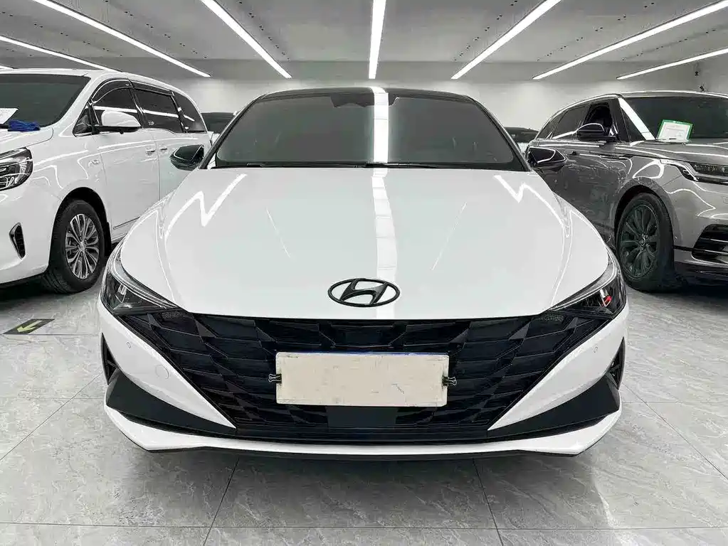 Hyundai Elantra 2023