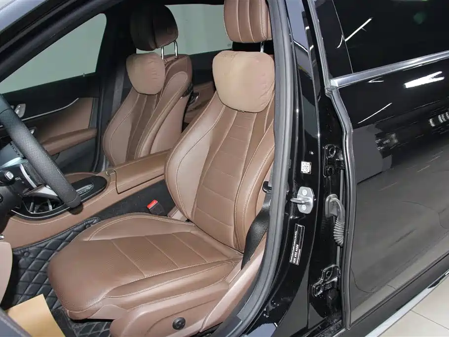 Mercedes-Benz E-Class 2023 — фото 17