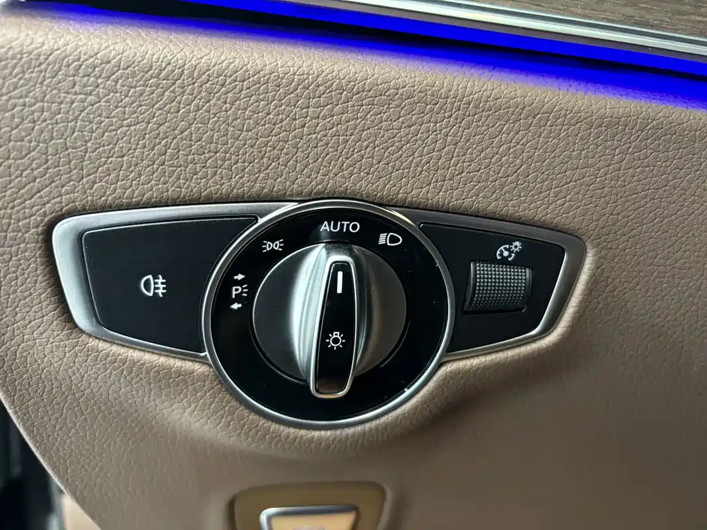 Mercedes-Benz E-Class 2022 — фото 21