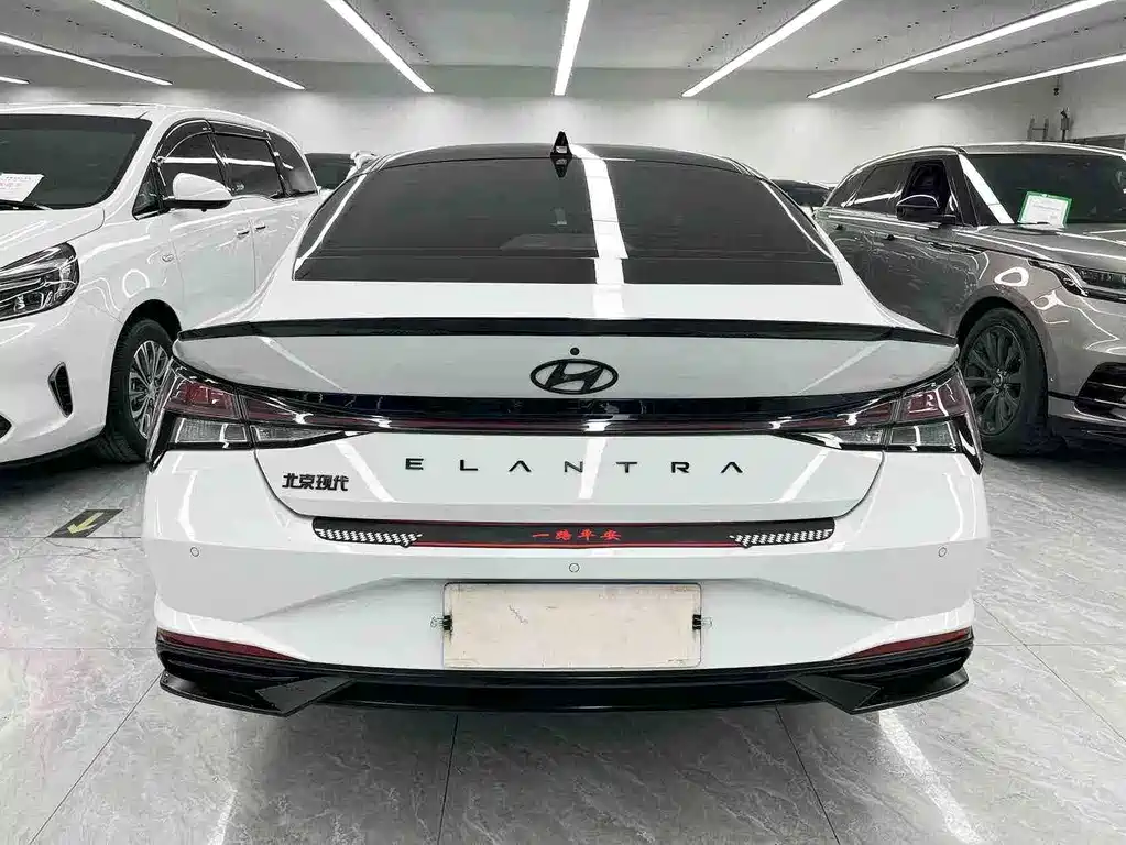 Hyundai Elantra 2023