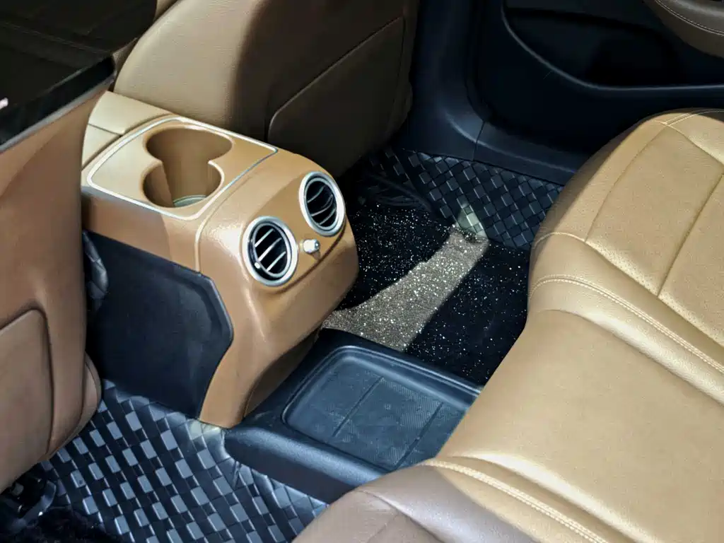 Mercedes-Benz E-Class 2019 — фото 17