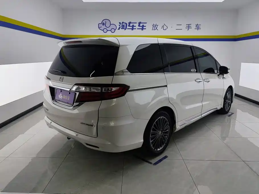 Honda Odyssey 2018 — фото 3