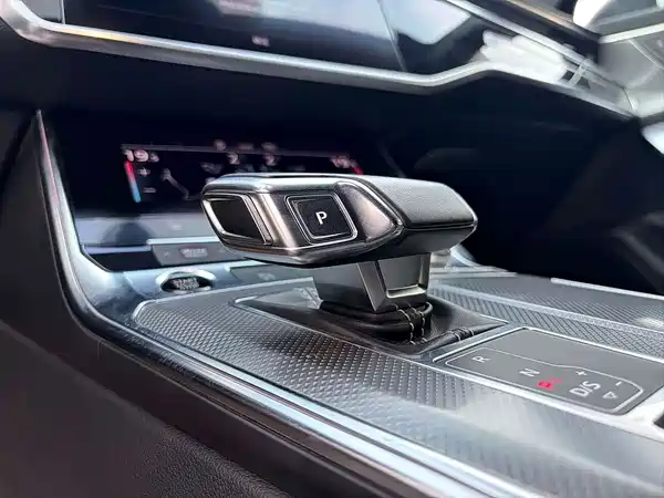 Audi A6L 2022