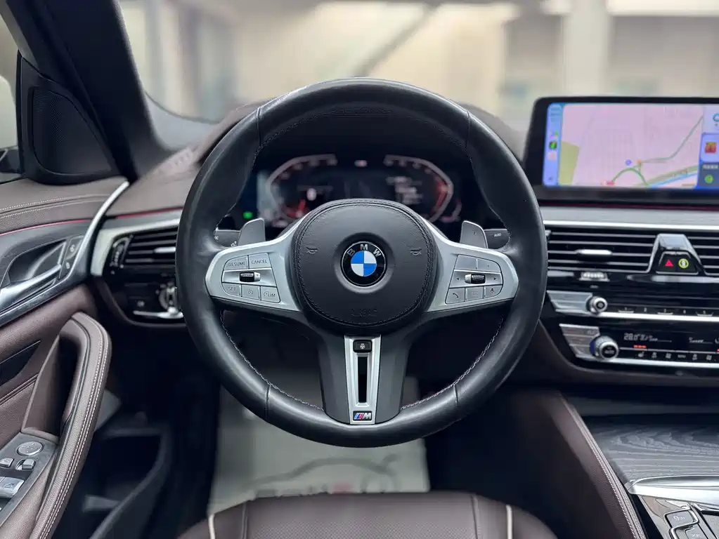 BMW 5 Series 2023 — фото 10