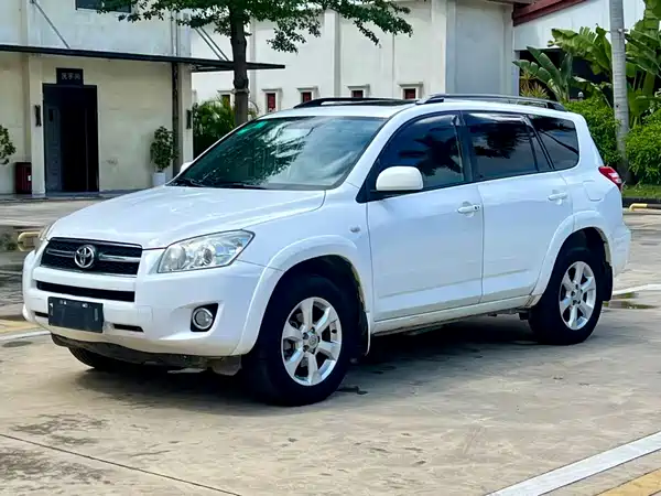Toyota RAV4 2011