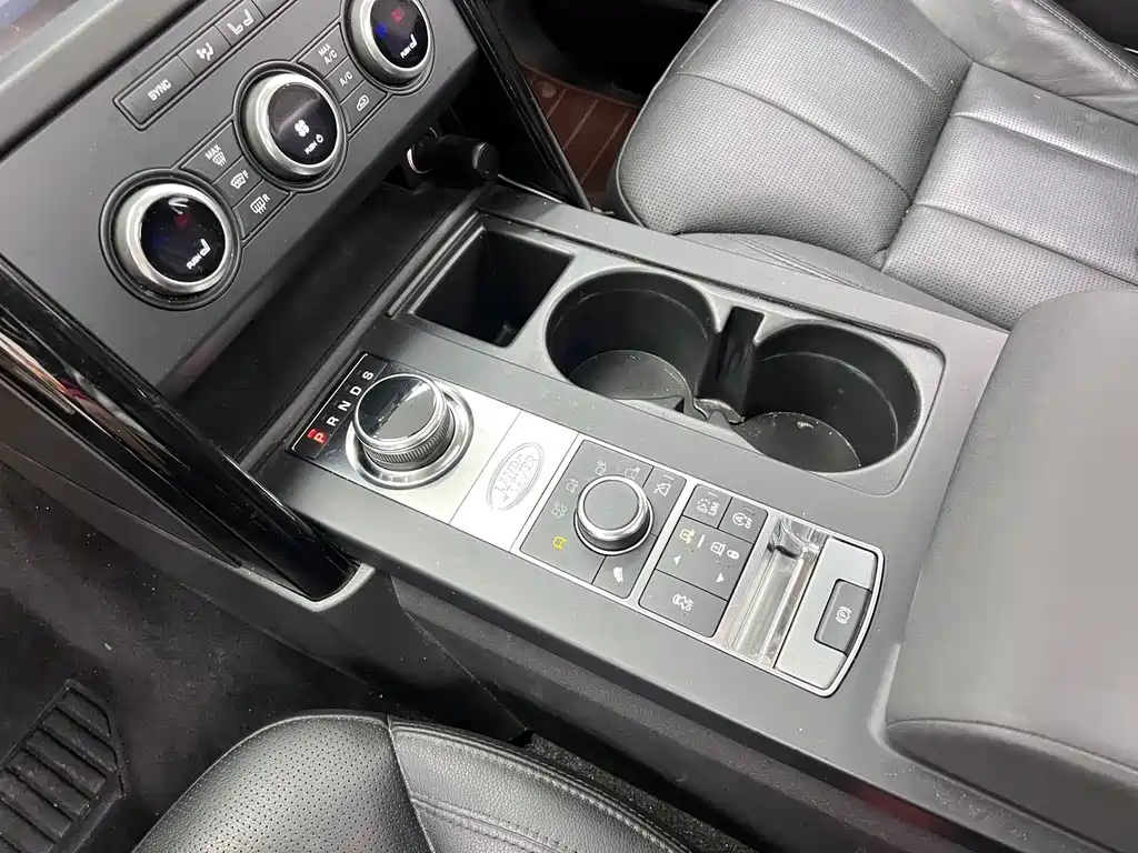 Land Rover Discovery 2017 — фото 29