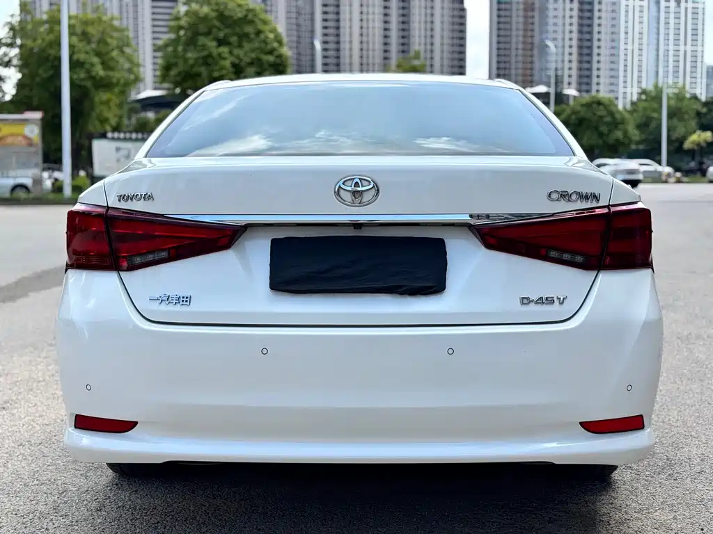 Toyota Crown 2016 — фото 4