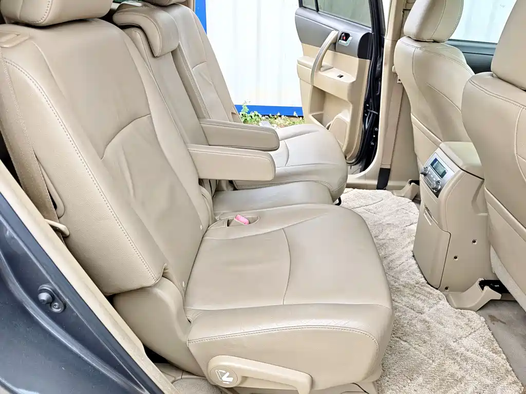 Toyota Highlander 2012 — фото 22