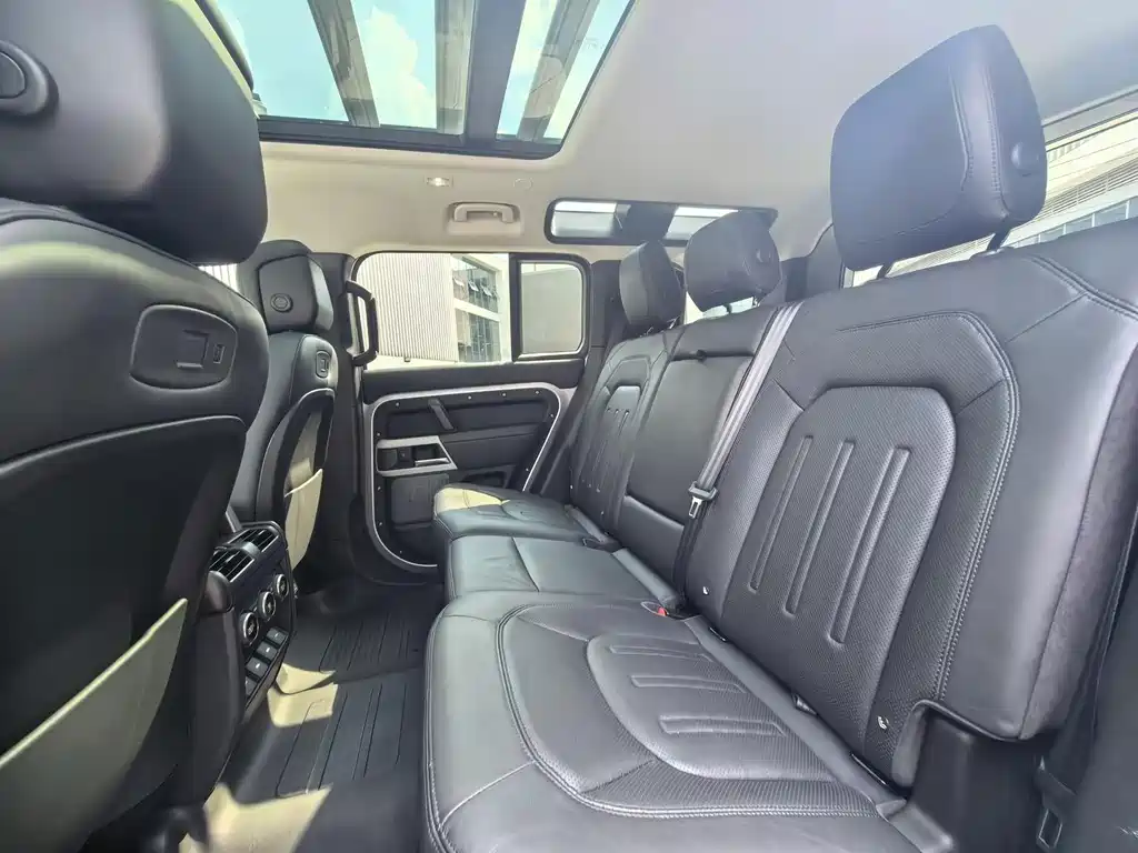 Land Rover Defender 2020 — фото 15