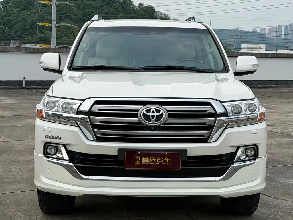Toyota Land Cruiser 2019 — фото 1