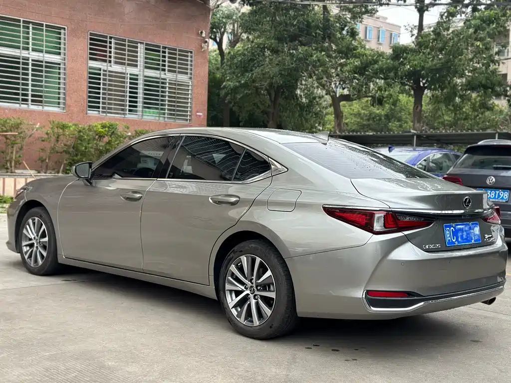 Lexus ES 2021 — фото 3