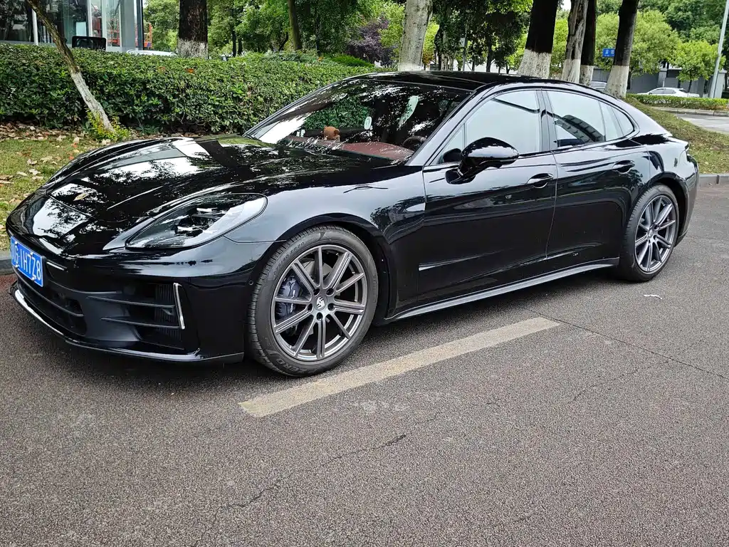 Porsche Panamera 2024
