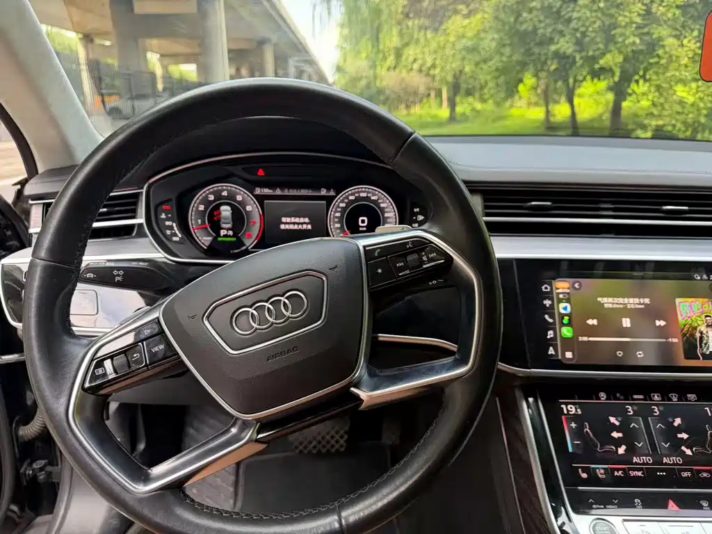 Audi A8 2022 — фото 9