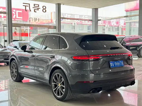 Porsche Cayenne 2022