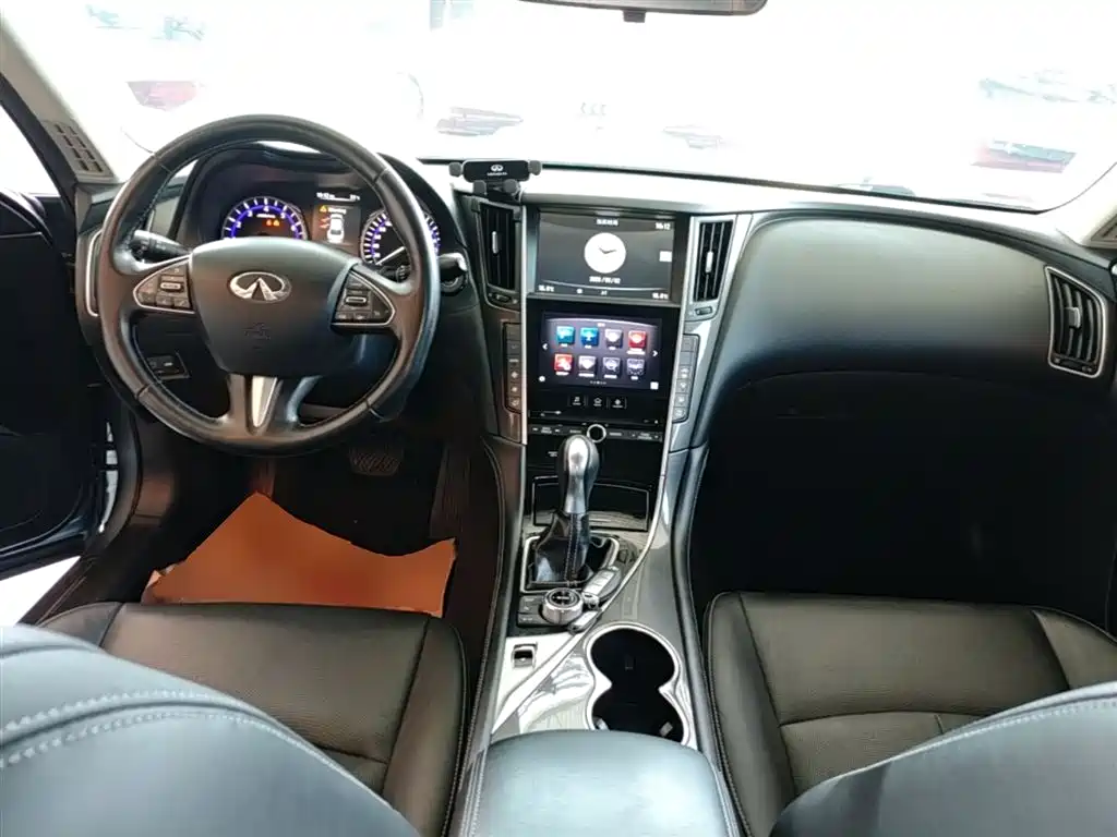 Infiniti Q50 2015 — фото 10