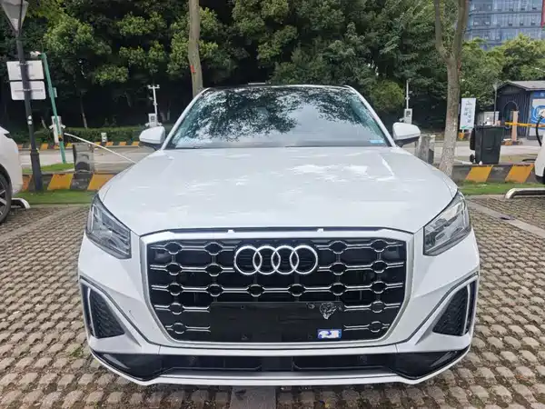 Audi Q2L 2023